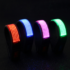 Clignotant de sécurité de course de nuit allume la lumière de clip de chaussure de LED avec l'écran LED différents modèles de lumière de pince de chaussure