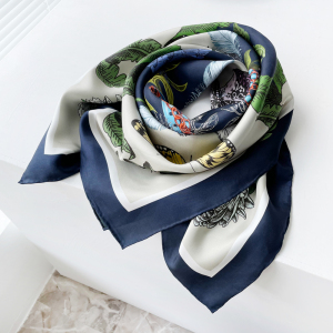Animals And Plants Double-sided Printed 16 Momme Silk Twill Scarf