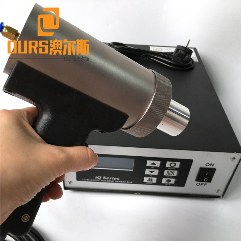 20KHZ China Manufacturer Automobile Spoiler Ultrasonic Puncture Welding Car Tail With Auto Tuning