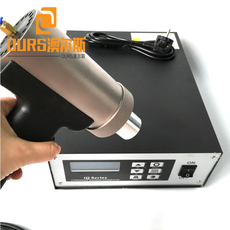 20KHZ China Product PP PC ABS Auto Ultrasonic Riveting Welding Machine for Automotive Interior Parts Factory