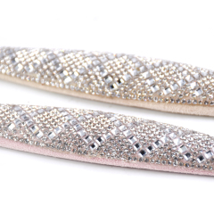 Para complementos de estilismo de empeine de sandalia Hay muchas opciones de modelos personalizados, y se vende un par