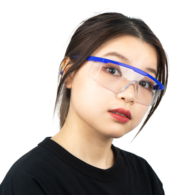 В наличии очки с защитой от ультрафиолета, изготовленные по индивидуальному заказу