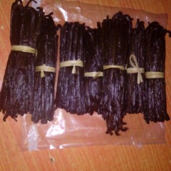 Best quality Madagascar premium dried Black vanilla beans