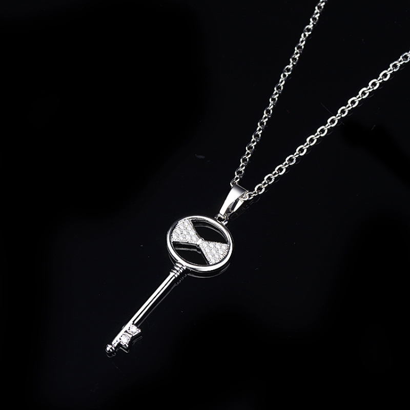 2021 Custom Trending Hot Sale Jewelry Circle Long Chains Necklace Charm Women Fashion Key Shape Diamond Pendant Necklace