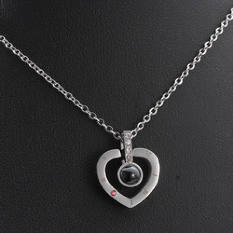 2021 Custom Fashion Gold Plated Chains Necklace Jewelry Diamond Stainless Steel Heart Shaped Pendant Necklace