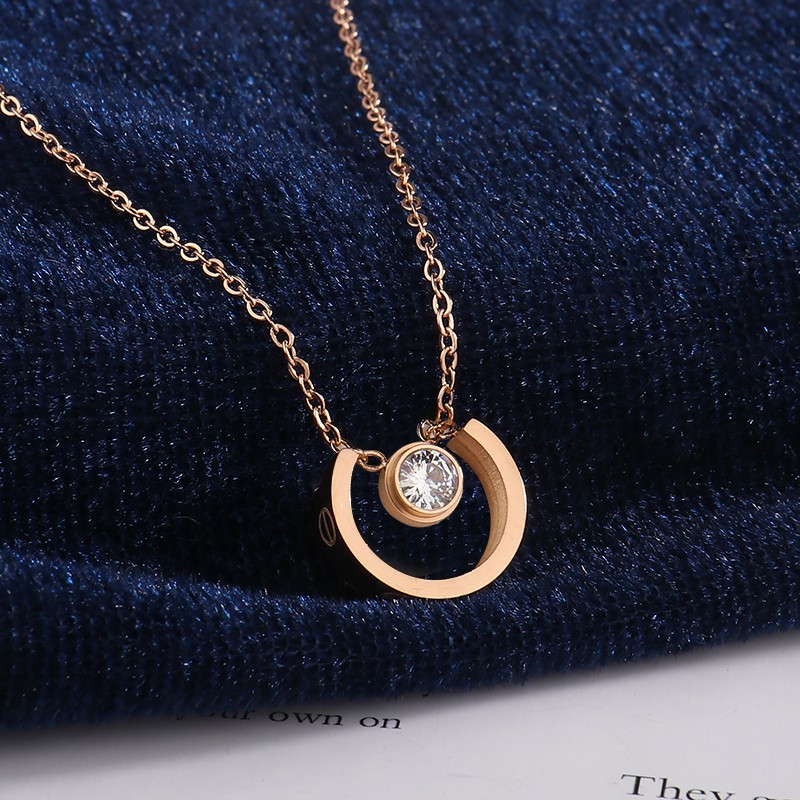 2021 Wholesale Japan Fashion Half Circle Diamond Necklace Rose Gold Pendant Necklace