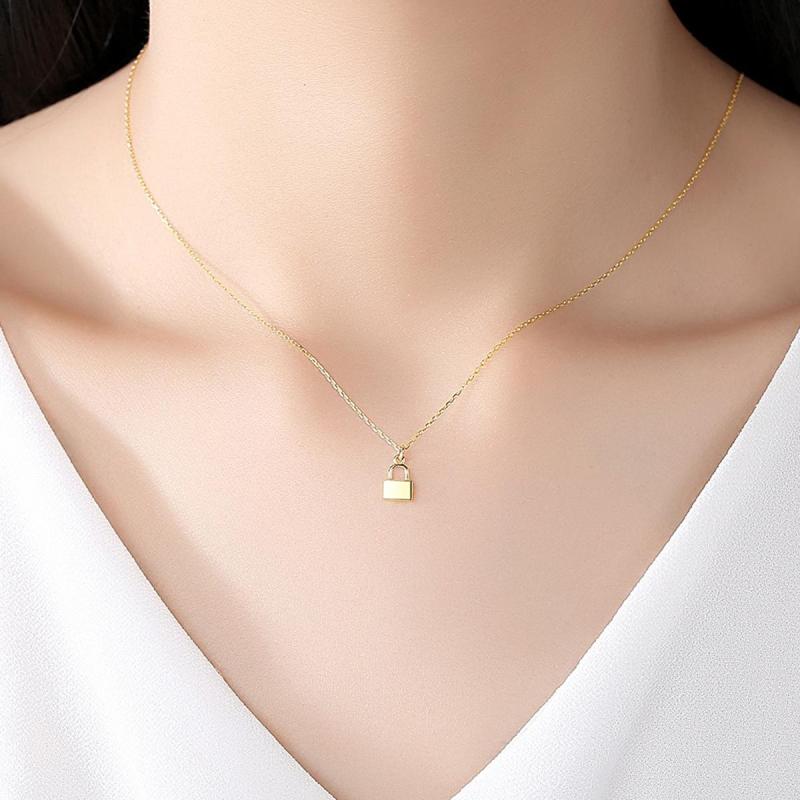 Wholesale Women Fashion Accessories High Quality 24K Gold Plated Simple Lock Shape Design Charm Chain Jewelry Pendant Necklace
