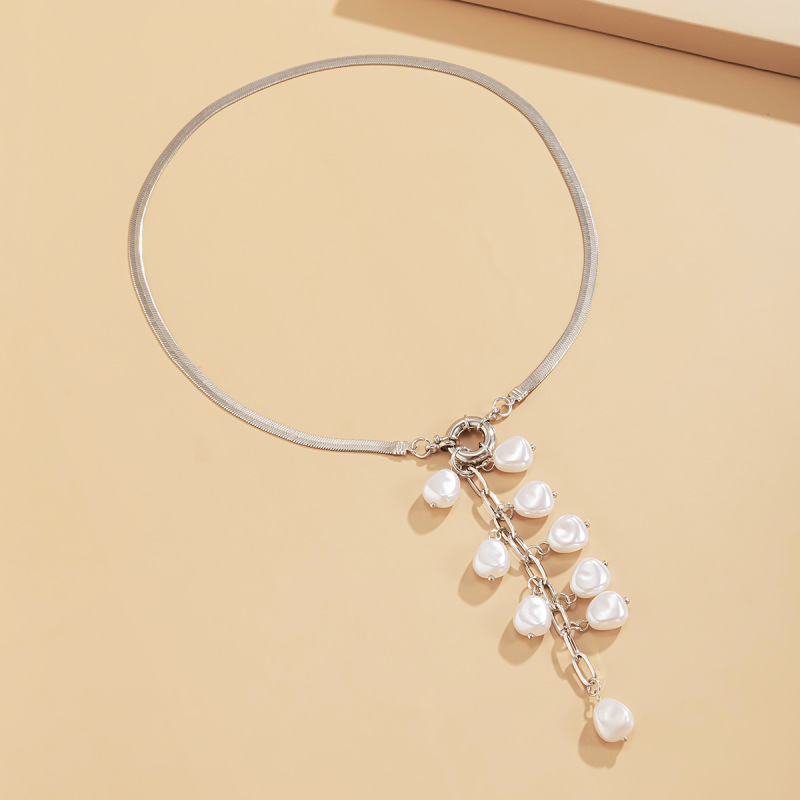 New Fashion Baroque Court Style Imitation Pearl Tassel Jewelry Retro Geometry Flat Snake Bone Necklace