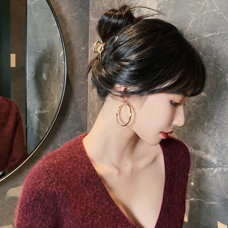 Simple Design Large Size Gold Plated Round Earrings Geometric Irregular Hoop Earrings For Women