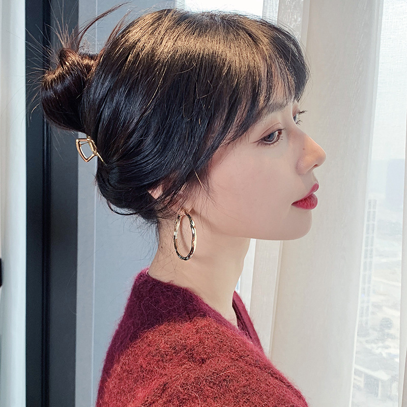 Simple Design Large Size Gold Plated Round Earrings Geometric Irregular Hoop Earrings For Women