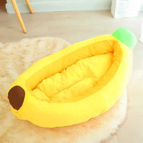 Queenhe memory foam washable dog bed wholesale banana shape funny pet beds calming dog nest cat pet deep sleeping bed