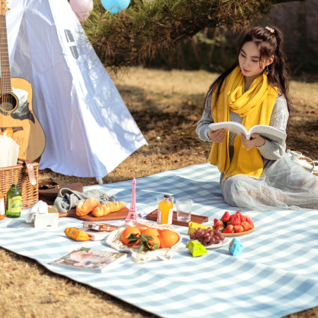 Mat 200*200cm Leather Strap Portable Outdoor Camping Damp Proof Mat Thickened Acrylic Fabric Picnic Blankets