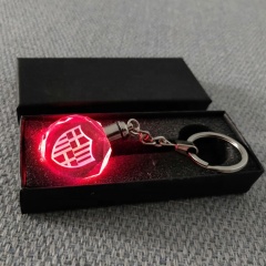 Garantie de crédit Personnalisé 3D Laser Gravure Logo de l'équipe de Football LED Lumière Cristal Porte-clés En Verre pour Cadeau Souvenir