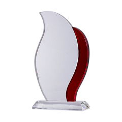 Trophée en cristal blanc de forme de flamme de monument de coupe claire faite sur commande de nouvelle conception avec la base