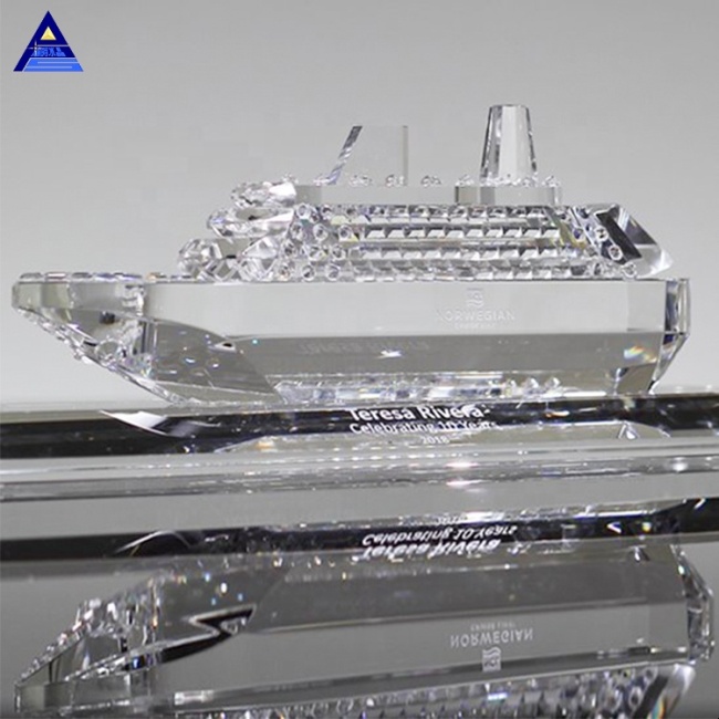 K9 Crystal Decorative 3D Engraved Crystal Cruise Ship Award Trophy