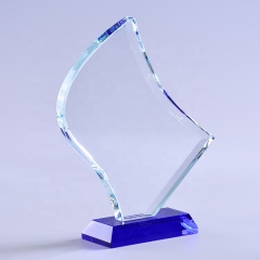 Trophée en cristal de flamme de coupe de nouveau design personnalisé avec base bleue pour des récompenses réussies