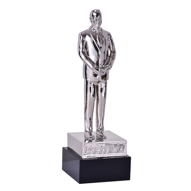 Wholesale High Quality 3D Craft Souvenir Sculpture Men Silver Metal Award Trophy