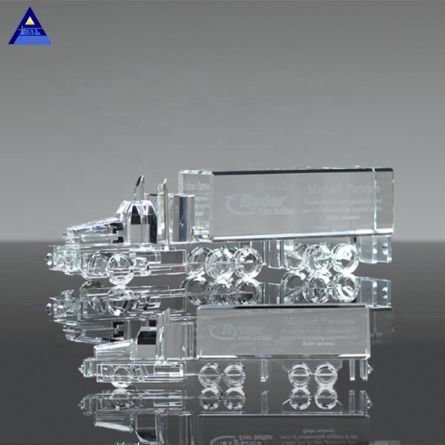 China New Souvenir Gifts Crystal 18 Wheeler Truck Award Trophy