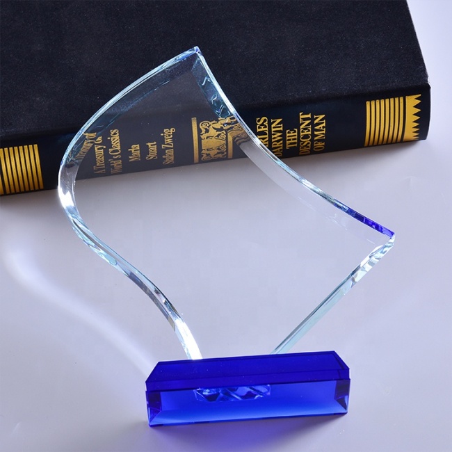 New Design Custom Cutting Flame Crystal Award Trophy With Blue Base For Successful Awards