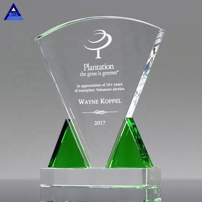 2020 New Style Custom Made Emerald Triad Crystal Plaque Award For Trophy