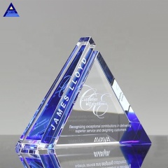 Hot Selling Souvenir Gift Glass Imagery Crysta Pyramid Model Trophy Employees Awards