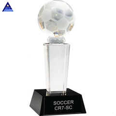 Trophée de football en verre de cristal de gravure de logo de conception personnalisée de haute qualité 2020