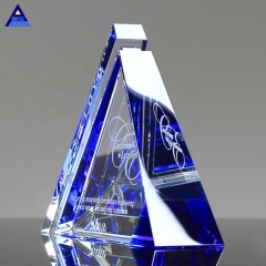 Hot Selling Souvenir Gift Glass Imagery Crysta Pyramid Model Trophy Employees Awards
