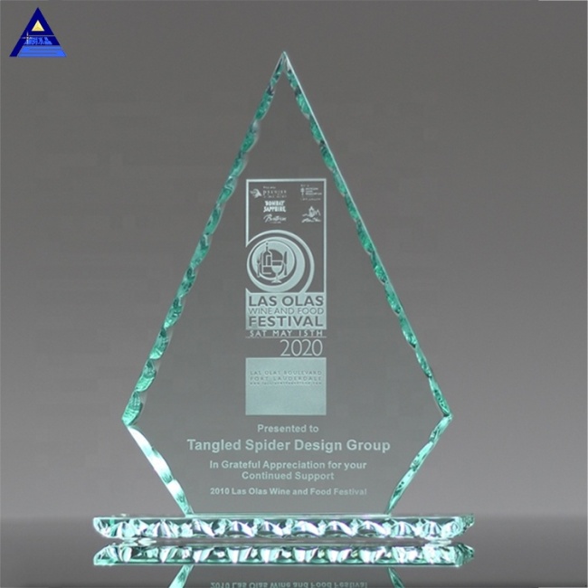 Custom Made OEM Triangular Cone Trophy Award Crystal Glass Souvenir