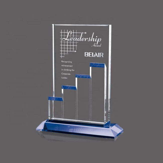 Customize Fashionable Souvenir Cheap Plaque Blank Award Crystal Glass Shield Shape Paperweight