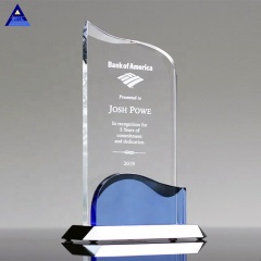 Souvenir bon marché et trophée de récompense en cristal de vague lumineuse de forme de flamme de cadeau d'affaires