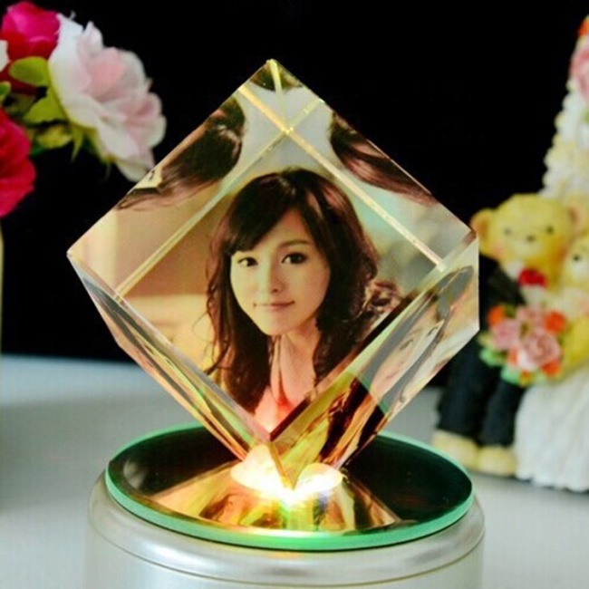 K9 Clear High Quality Crystal Photo Frame With Base Square Shaped Glass Rahmen Rotating Cube Photo Frame
