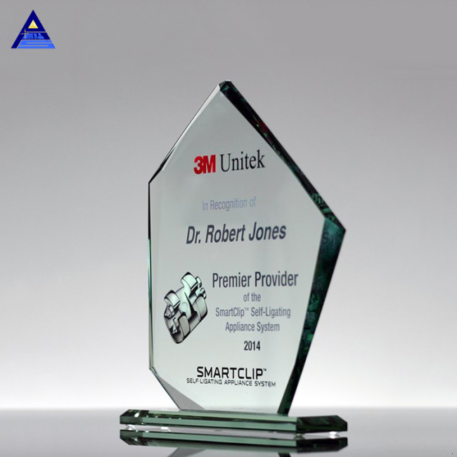 2019 Newest Pentagonal Shape Crystal Summit Jade Glass Award